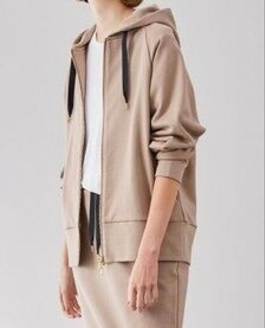 試着のみ　　BEIGE. ベイジ　　アウター　パーカー