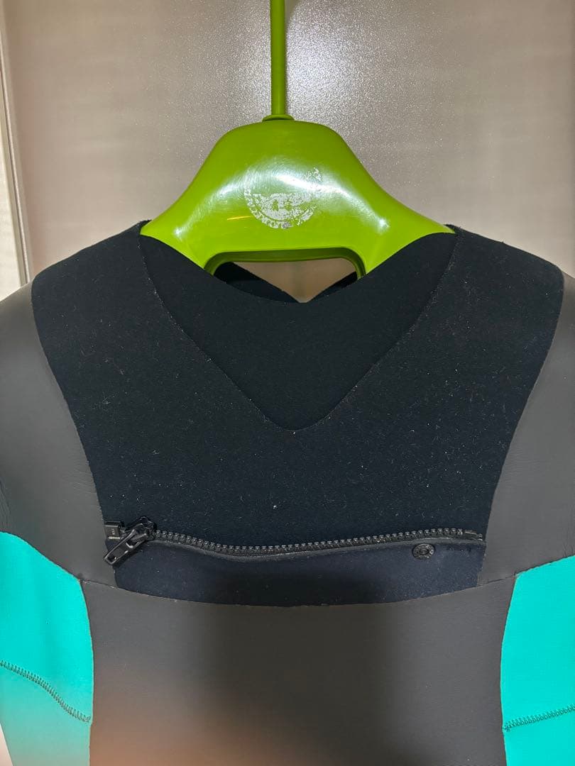 使用少なめ！　Hurley　セミドライ　チェストジップ　XLサイズ相当　日本製