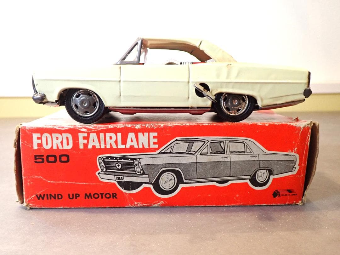 Ford Fairlane 500 ビンテージ当時物ブリキカー ネジ巻き前進