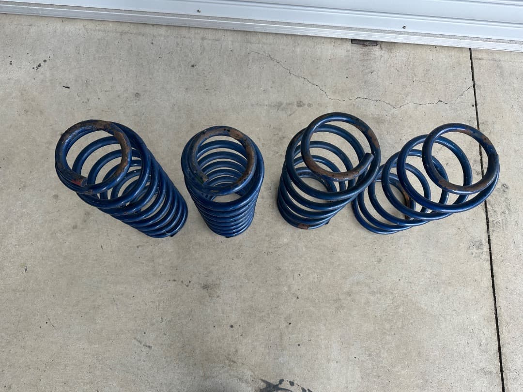 ランクル80用　2.5インチアップスプリング 4本セット