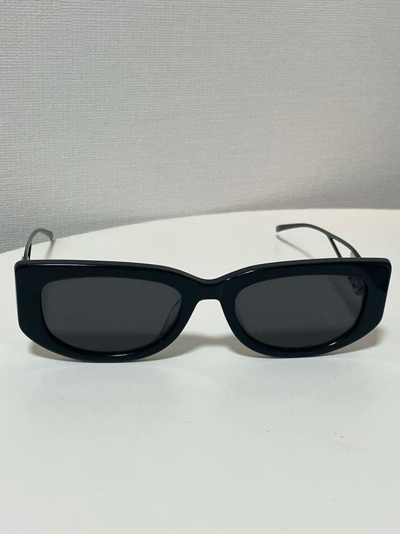 PRADA SPR14Y サングラス 三角ロゴ