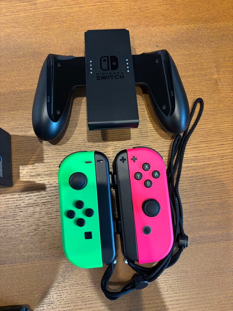 【美品】 Nintendo Switch 本体 +ケース+ソフト2本