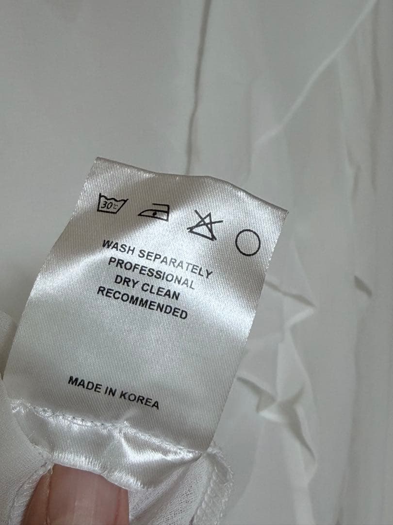 Blanc&Eclare Lucyホワイト フリル長袖ブラウス