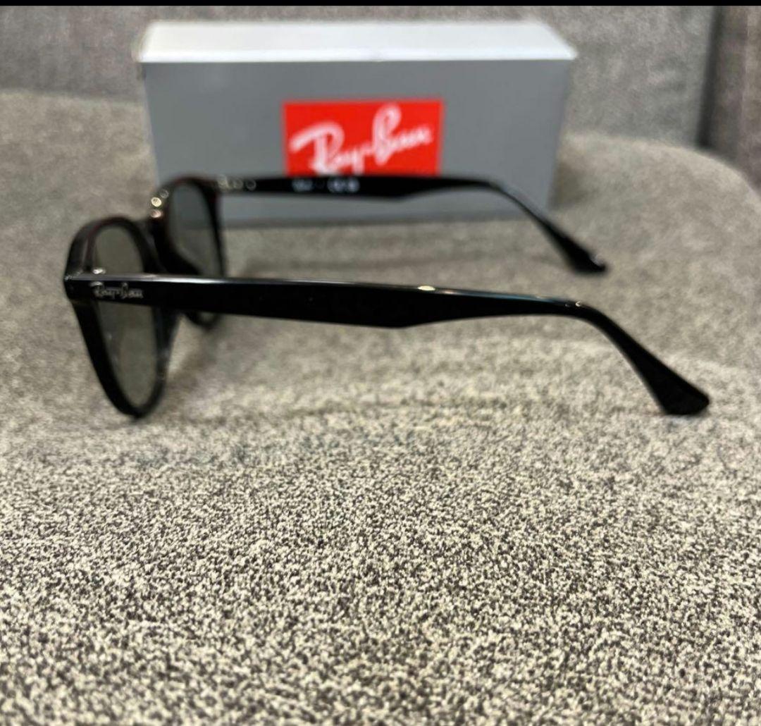 レイバンRayBan RB4259F601/87 BLACK/LIGHTGREY