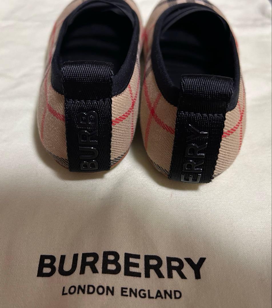 バーバリーキッズシューズ　美品です　27（17.5〜18.0）