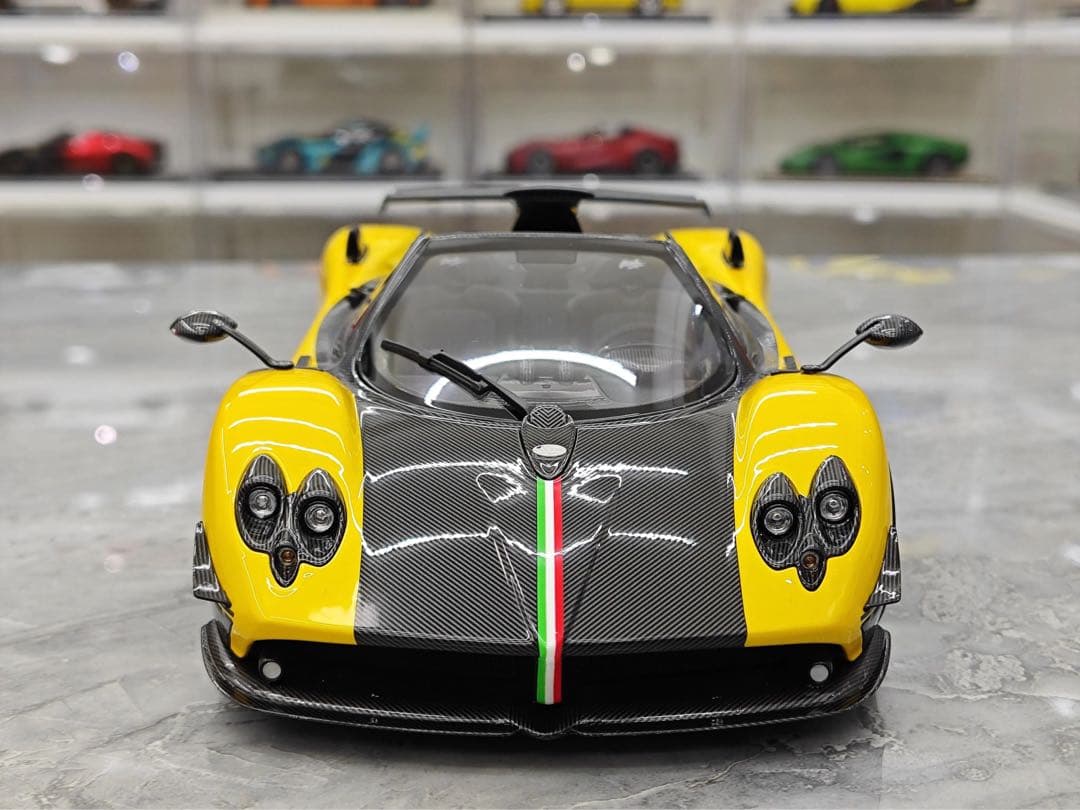 新発売 ！全開閉！Almost Real 1/18 パガーニ ゾンダ ミニカー