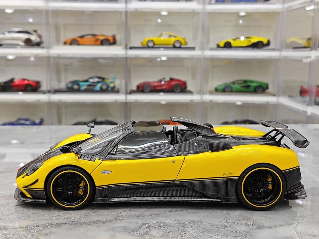 新発売 ！全開閉！Almost Real 1/18 パガーニ ゾンダ ミニカー