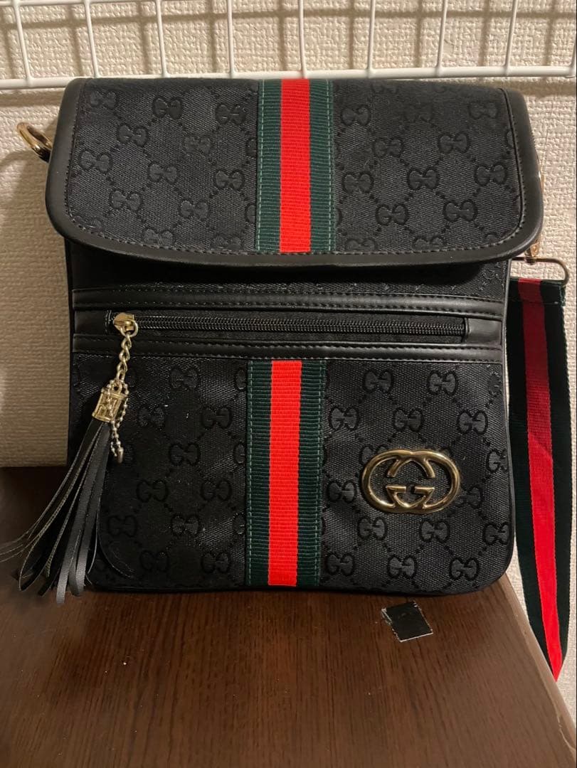 Gucci ショルダーバッグ ブラック GGパターン