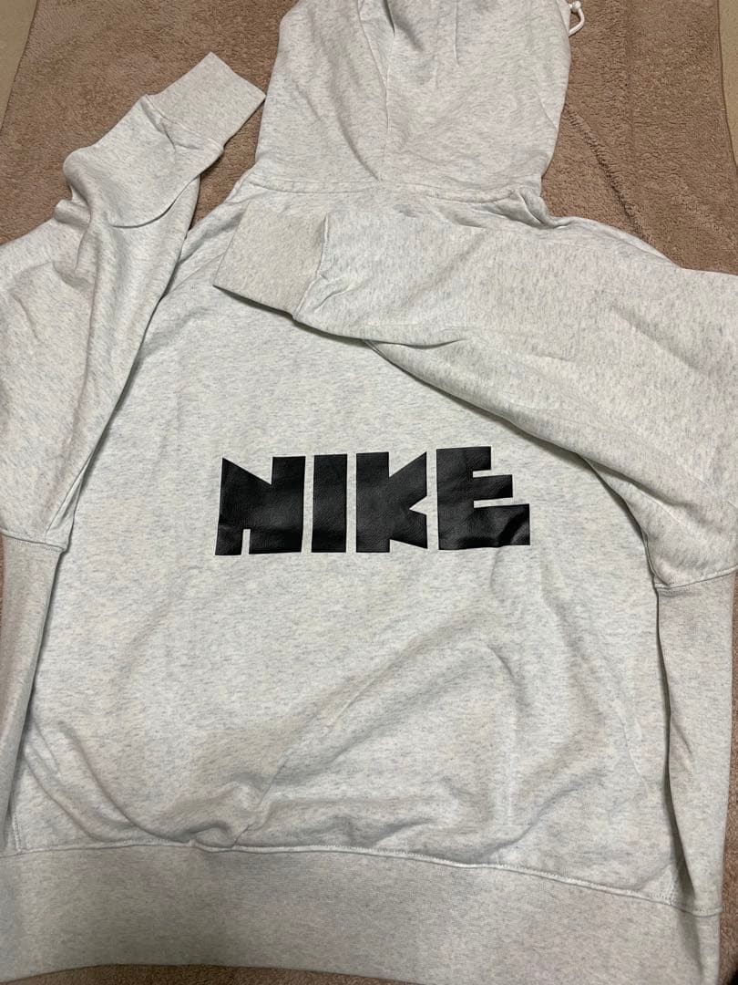 NIKE パーカー　ロゴプリント　Mサイズ　平手友梨奈着用モデル