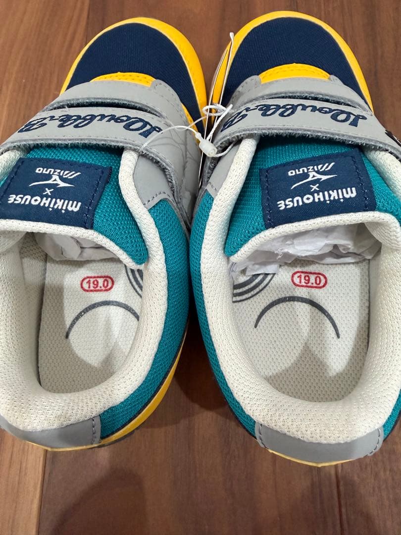 【新品】ミキハウスダブルビー　スニーカー　ミズノコラボ　19センチ