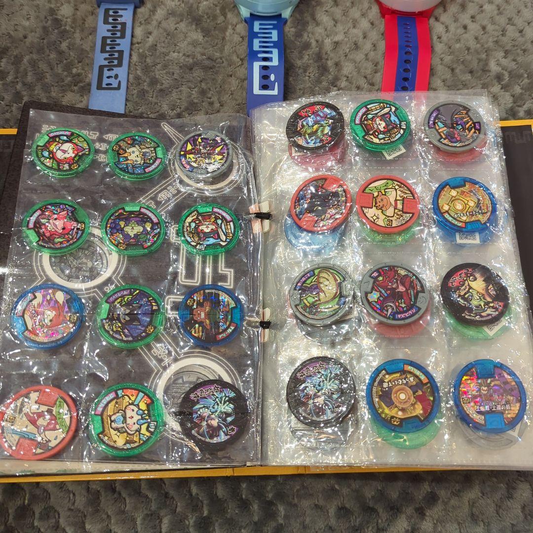 妖怪ウォッチ3個とコレクションメダルケースセット