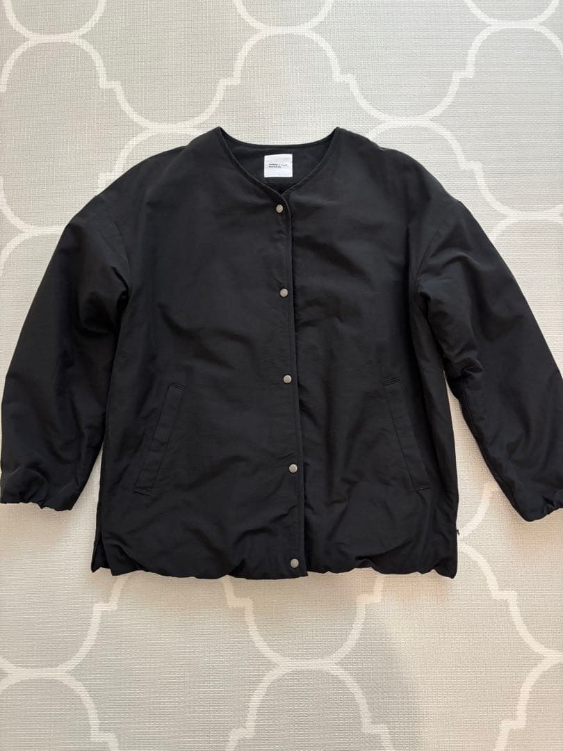 「ふんわり軽くてあったかい」洗えるショート丈コート（中綿入り）　ブラック