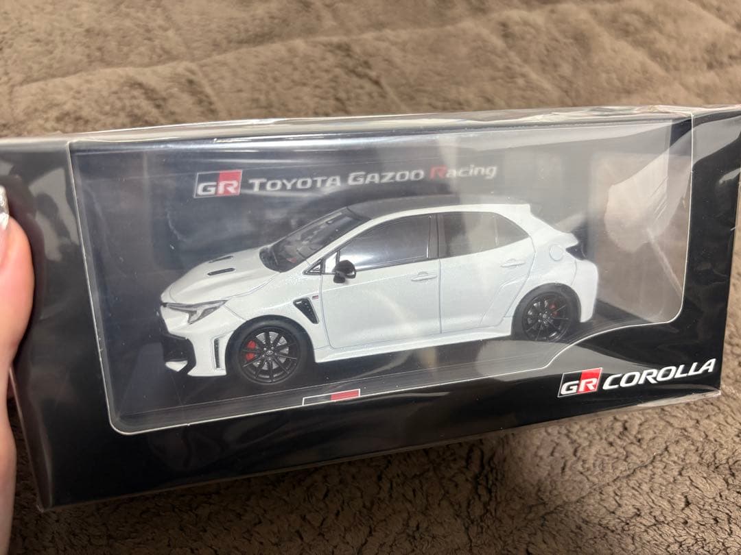 トヨタ GRカローラ カラーサンプル プラチナホワイトパールマイカ