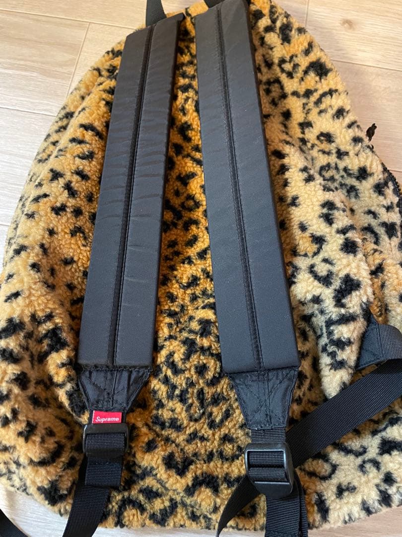 Supreme ヒョウ柄リュック