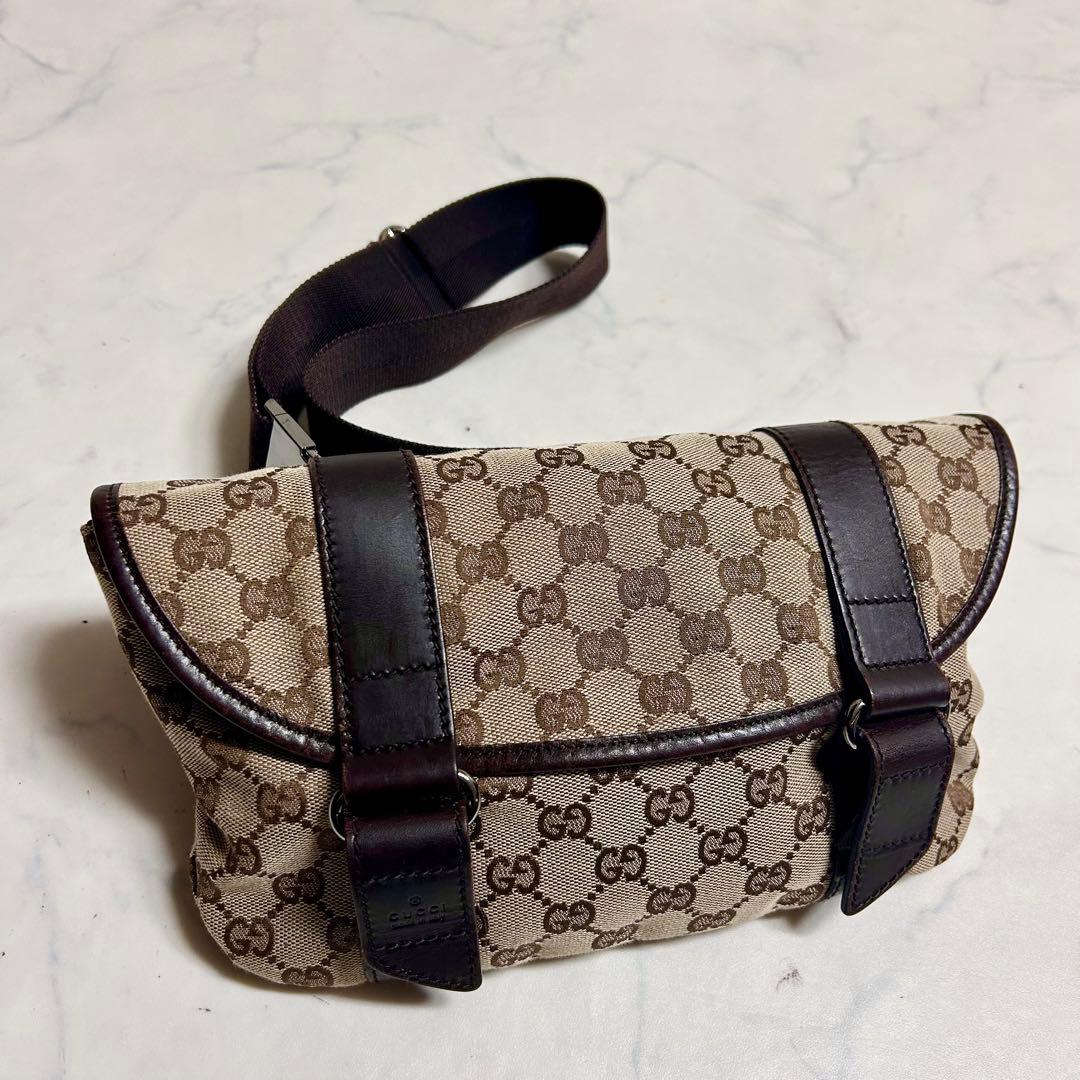 美品✨ GUCCI ボディバッグ 斜め掛け ショルダー GGキャンバス ブラウン