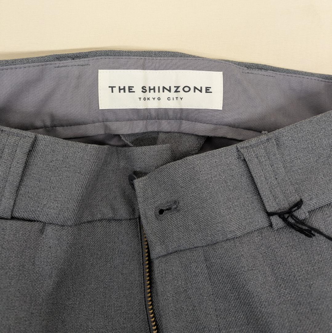 SHINZONEの「センタープレスパンツ」　未使用品です。