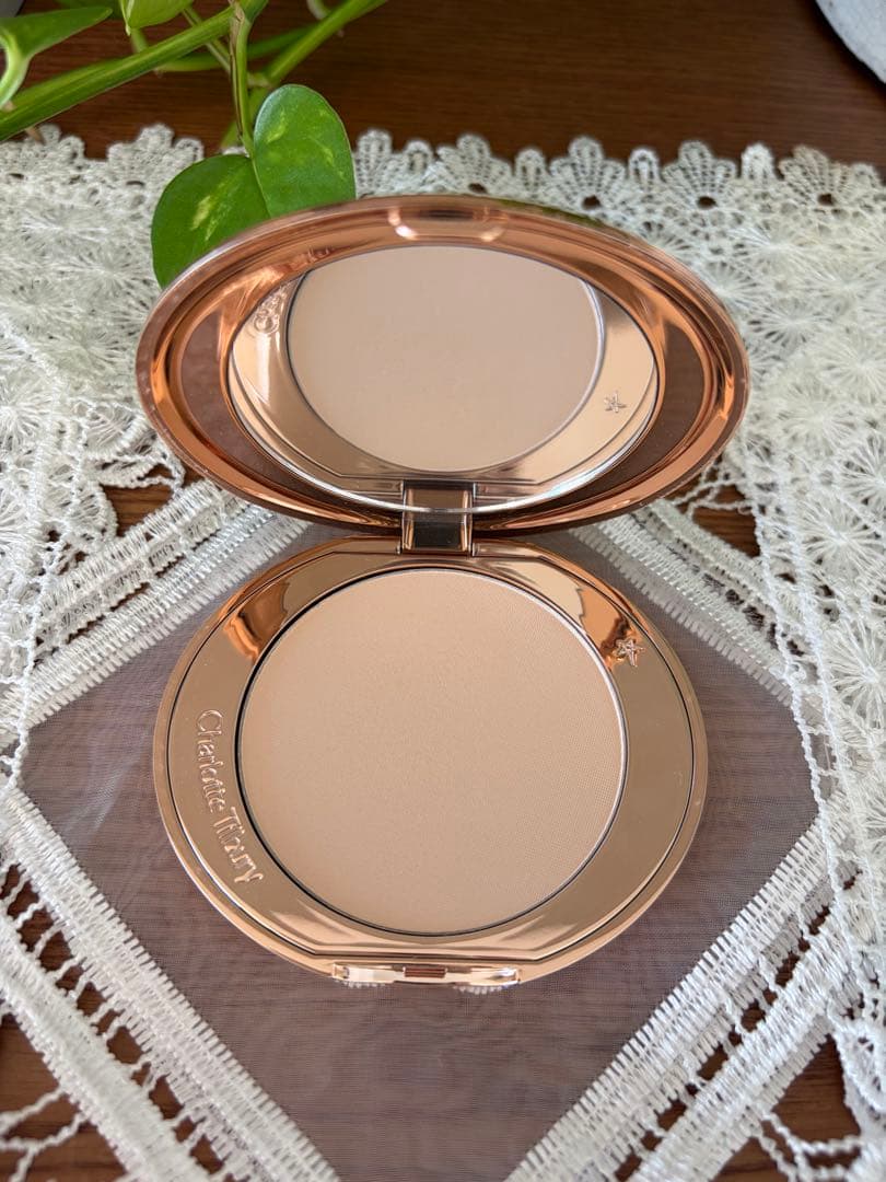 【ほぼ未使用】Charlotte Tilburyエアブラシフローレスフィニッシュ