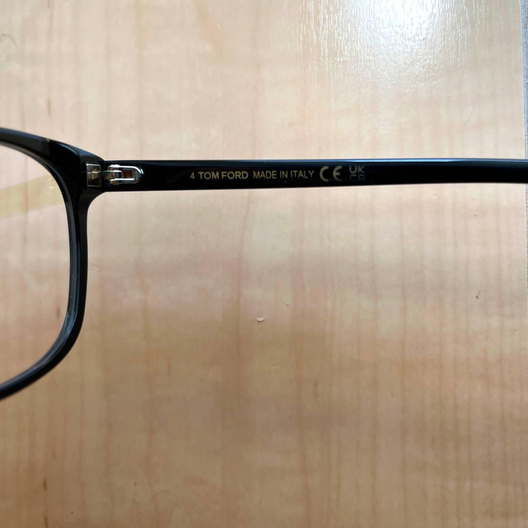 TOM FORD ブラックスクエアフレームメガネ