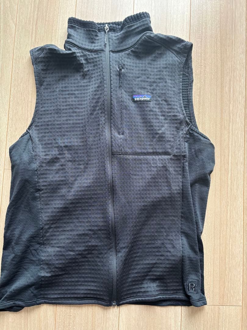 patagonia R1 ベスト
