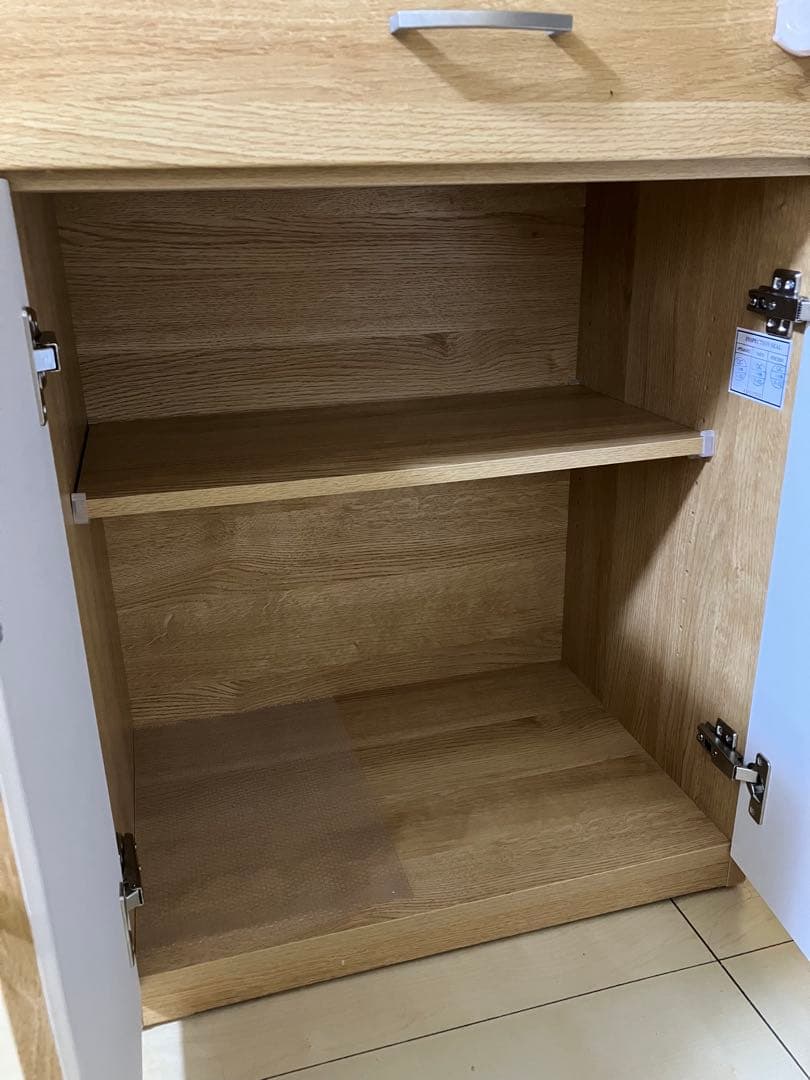 ニトリ 食器棚 木目調 ガラス扉キャビネット 収納 お皿 キッチン収納