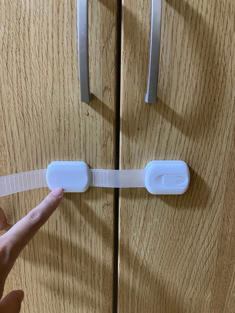 ニトリ 食器棚 木目調 ガラス扉キャビネット 収納 お皿 キッチン収納