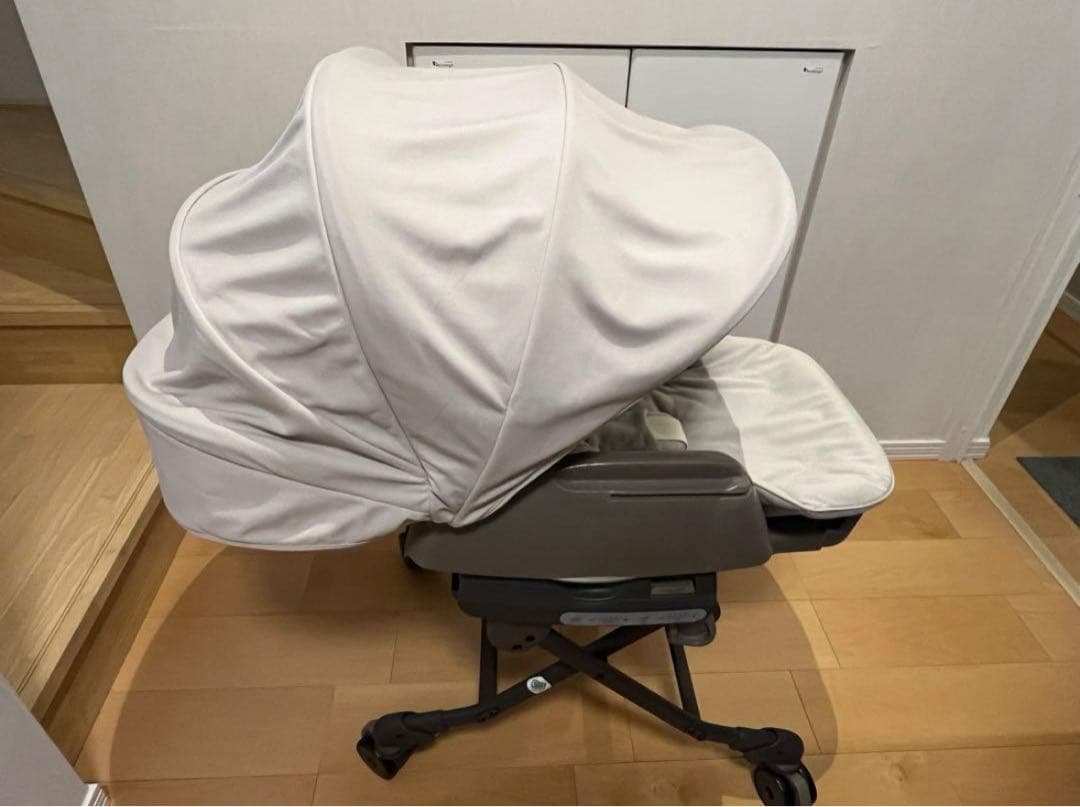 【値下げ中】Combi コンビ ホワイトレーベル ネムリラ コードレス ベージュ