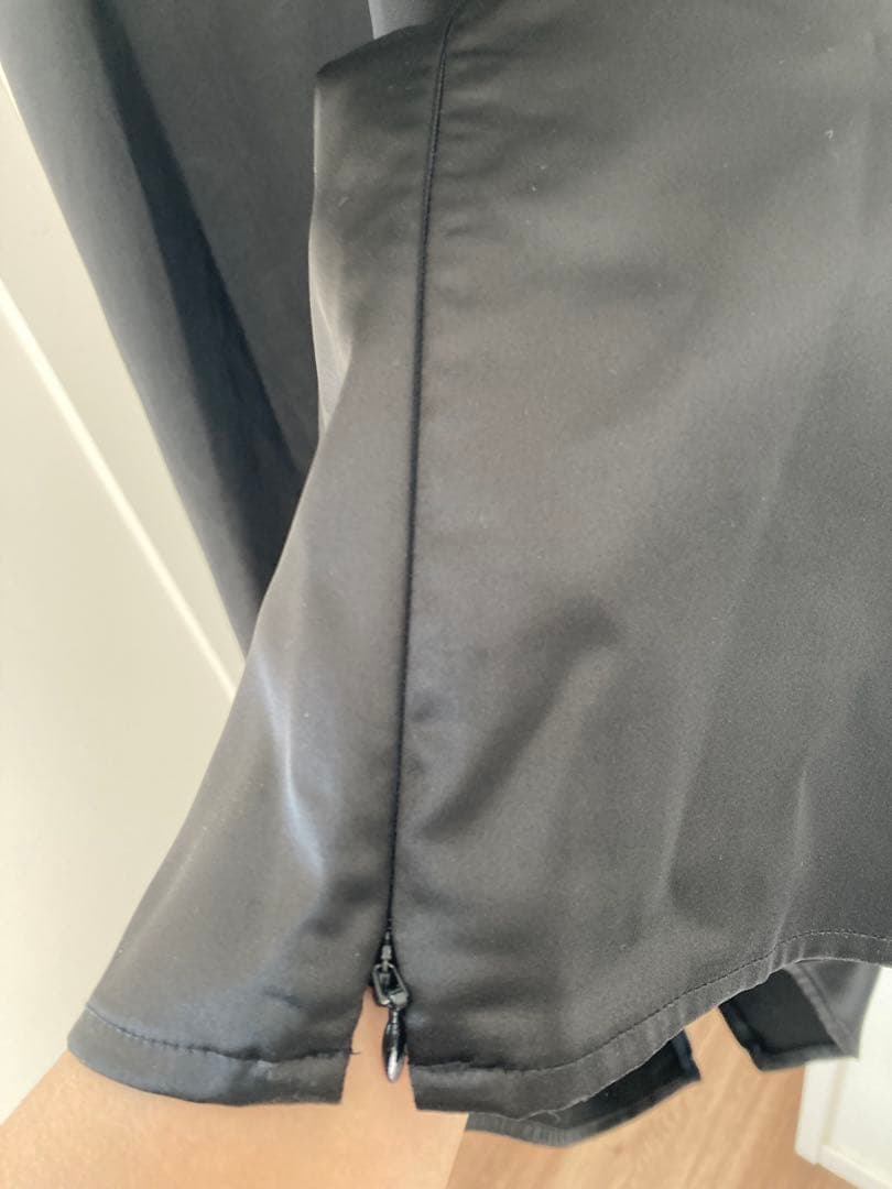 yaeFastener slit satin dressファスナースリットサテン