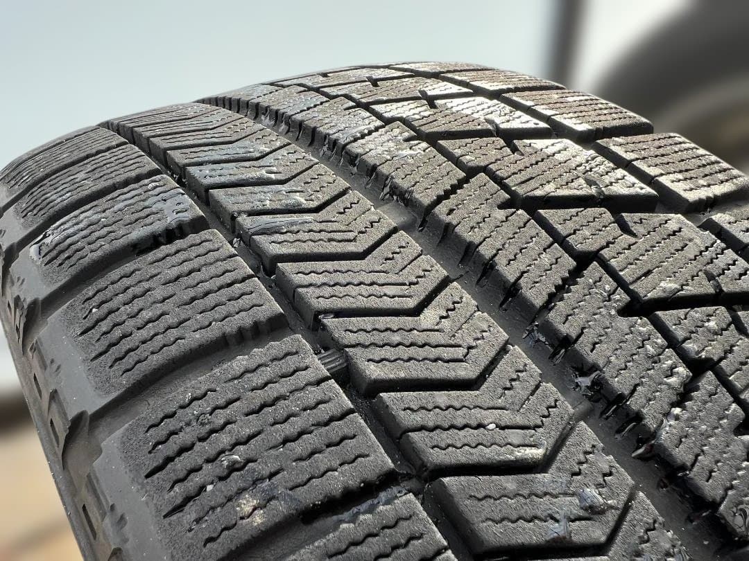 スバル 17インチ スタッドレスタイヤホイールセット ブラック