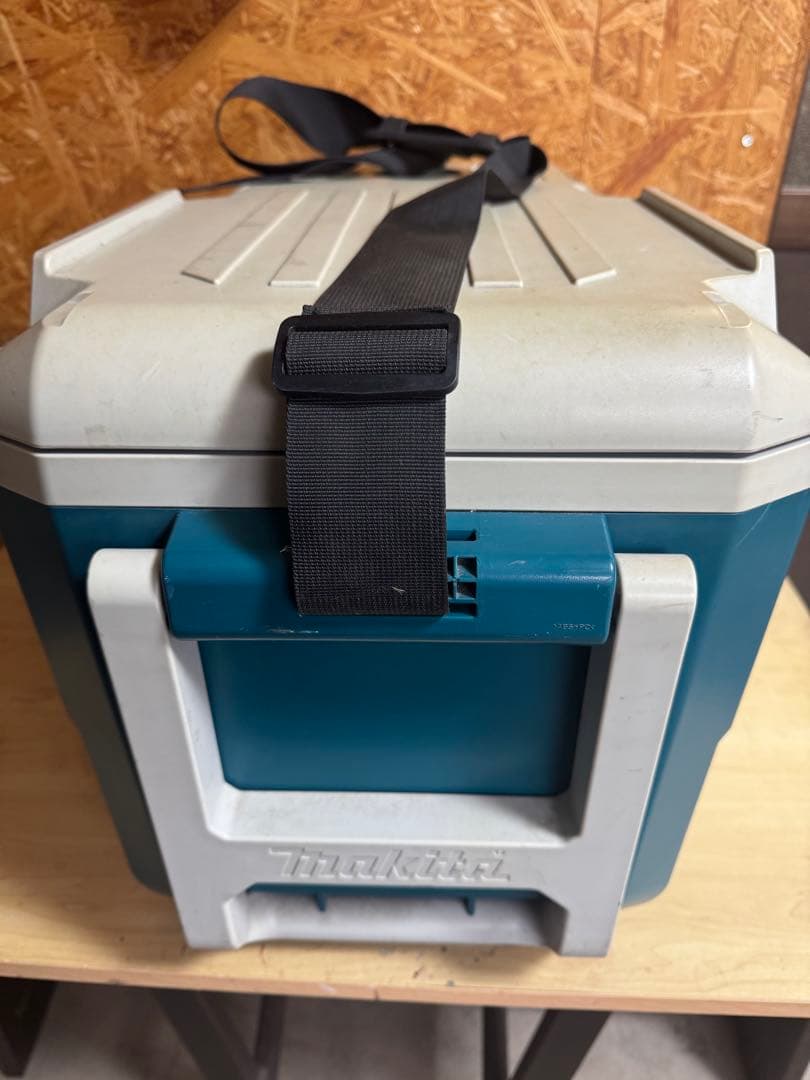 マキタ冷温庫　CW180D ジャンク品