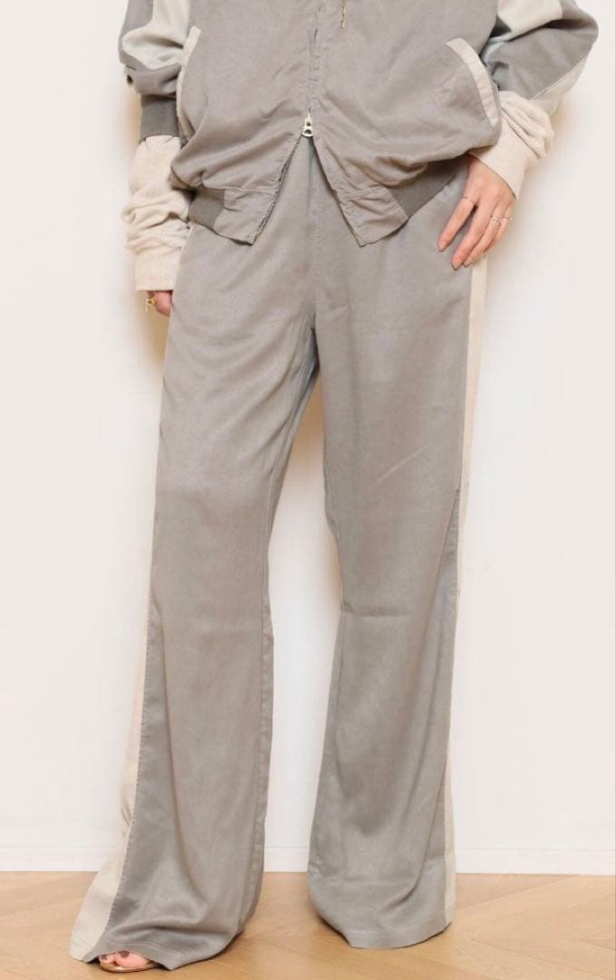 新品REMI RELIEF/レミレリーフSUEDE LIKE FLARE パンツ