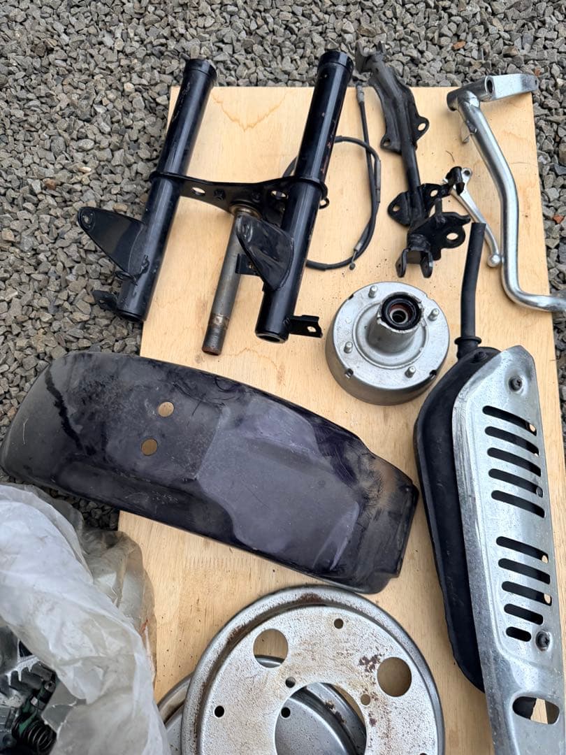 ゴリラ 取り外し部品 ジャンク 整備手帳付き