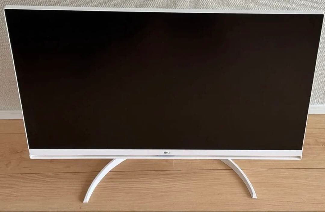 美品 LG 32インチ 4K スマートモニター 32SQ730S-H 白