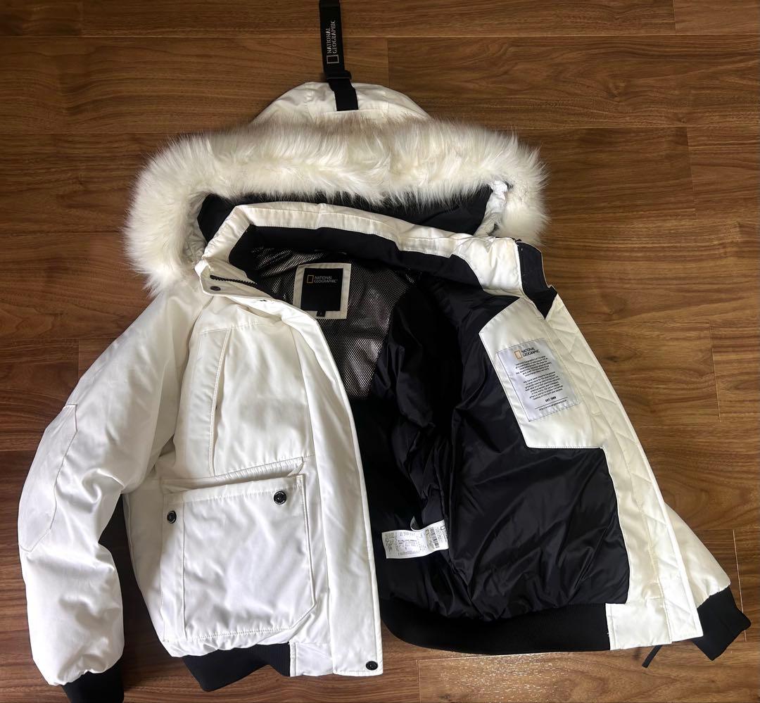 てて NATIONAL GEOGRAPHIC ダウンジャケット ホワイト