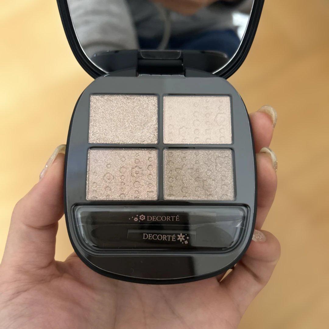 2025クリスマスDECORTE アイシャドウパレット 4色