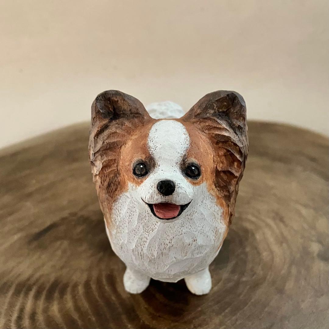 木彫りのパピヨン