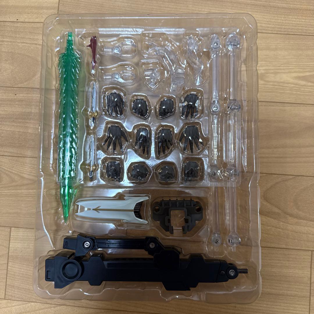 メタルビルド　DRAGON SCALE BELLVINE　ヴェルビン