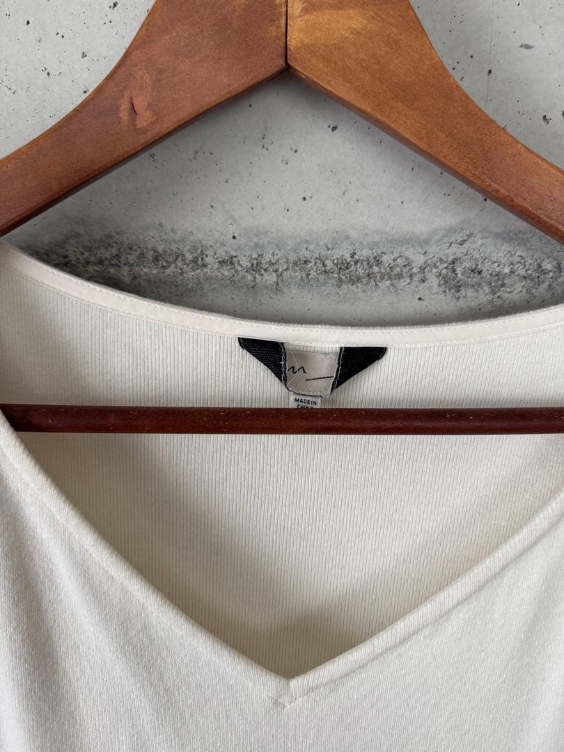 M_エムンダーバーホワイト Vネック 長袖 ロングワンピース