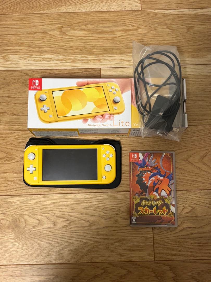 Nintendo Switch Lite イエロー　ポケモン付