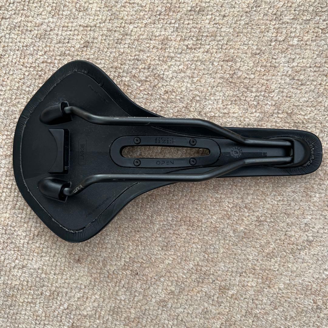 Fizik Antares R3 OPEN Kium サドル @お値下げ中！