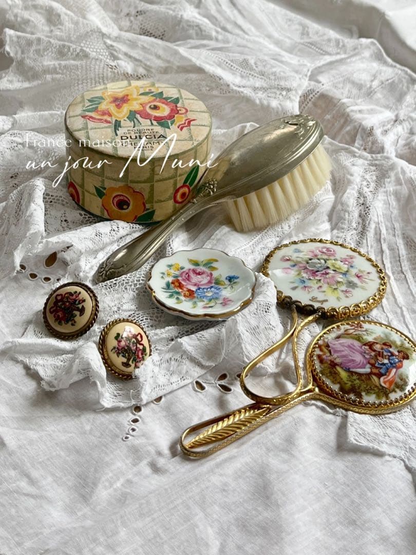 ◆フランスアンティーク｜メイク道具6点、ヘアブラシ、リモージュ、手鏡、イヤリング