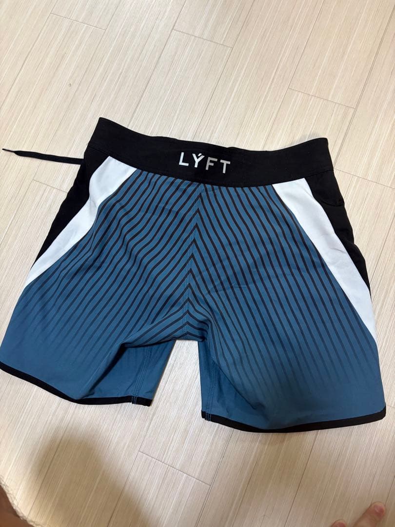 LYFT リフト　サーフパンツ　Mサイズ