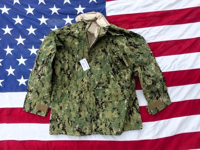 米軍実物　ゴアテックスパーカー　NWU　TYPEIII　AOR2　M-R　398