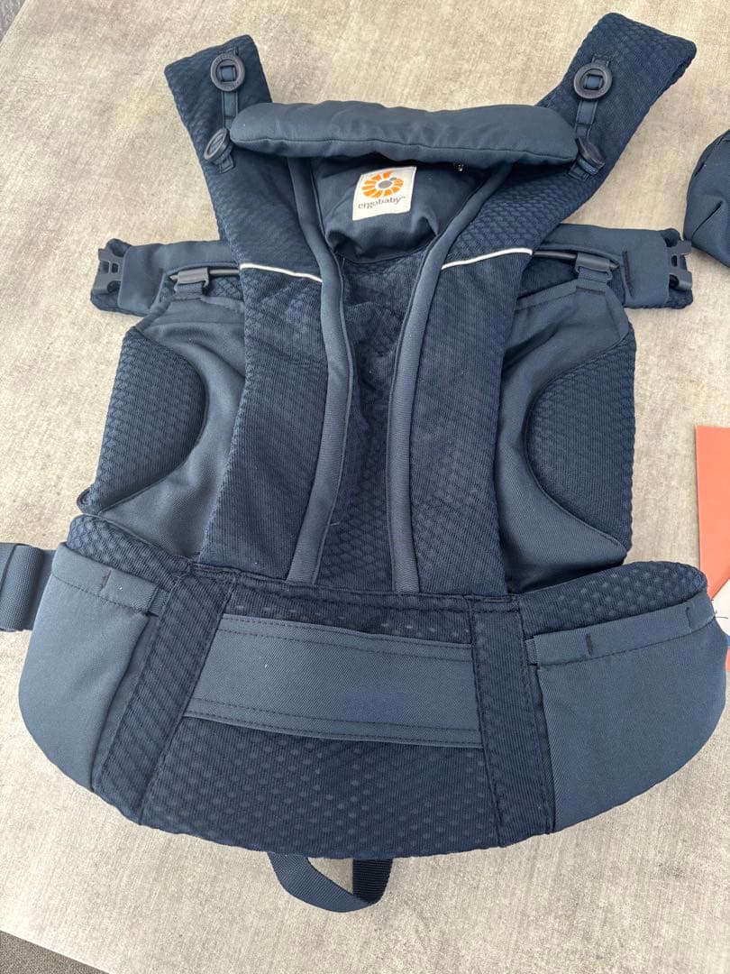 【美品】エルゴベビー オムニブリーズ ベビーキャリア ネイビー 抱っこ紐