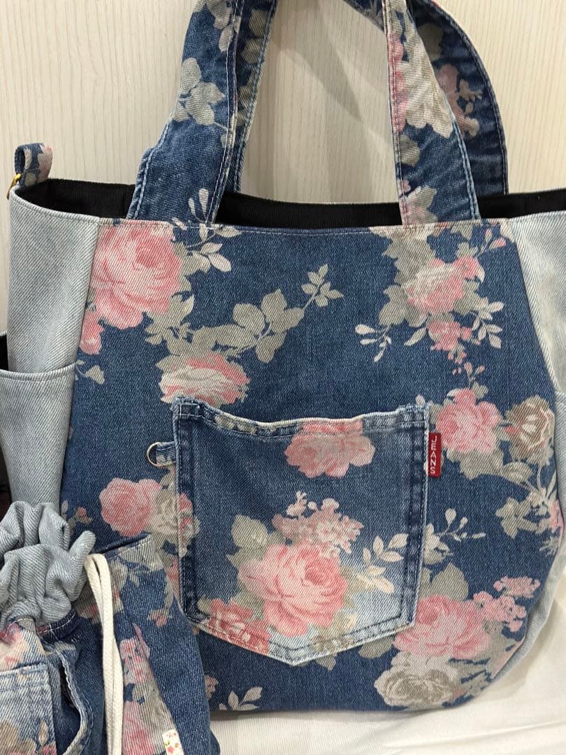 新品デニムジーンズ花柄のバック３点セット　お得品