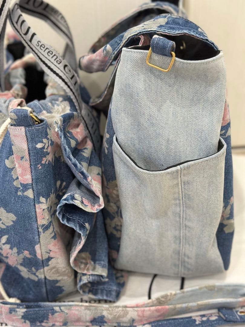 新品デニムジーンズ花柄のバック３点セット　お得品