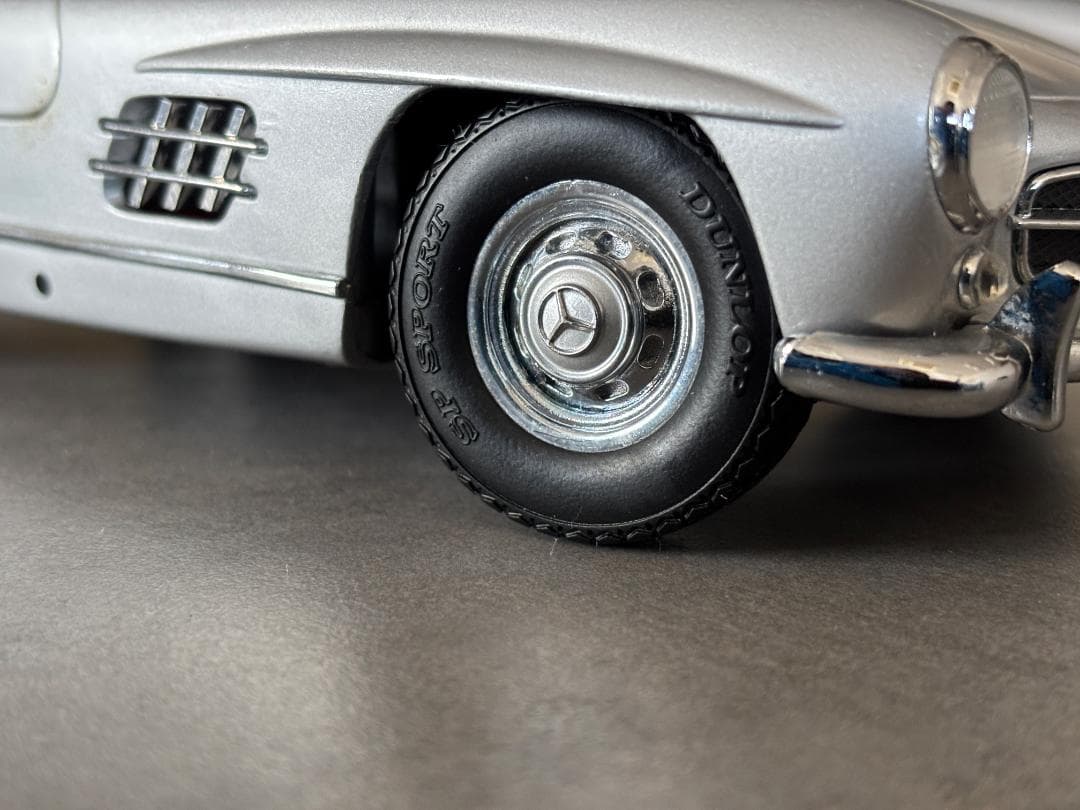 京商 KYOSHO Mercedes-Benz 300SL 1/18