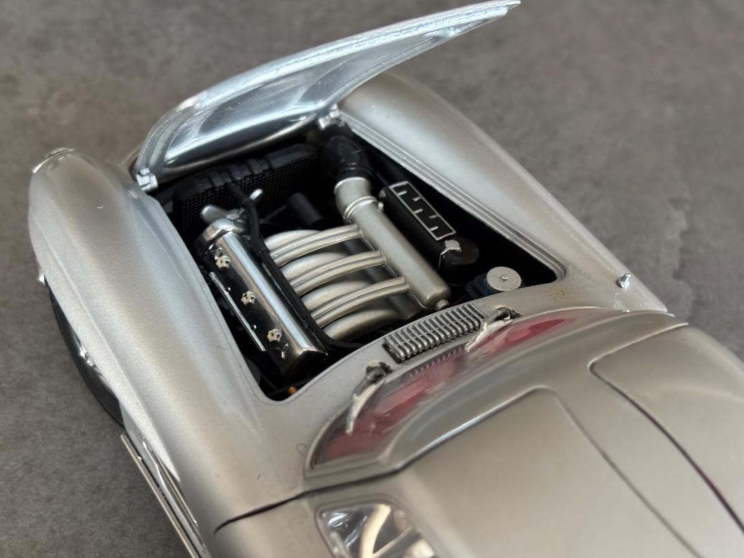 京商 KYOSHO Mercedes-Benz 300SL 1/18