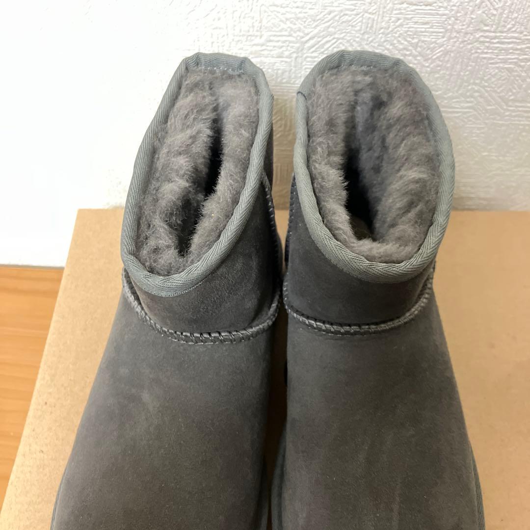 最終値下げ❗️新品未使用　UGG ムートンブーツ　グレー