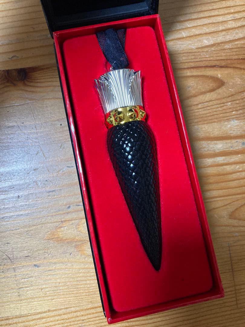 Christian Louboutin 口紅　001S ルージュルブタン