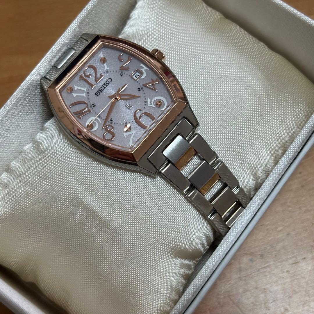 【新品】SEIKO LUKIA SSVW214 ソーラー電波　腕時計
